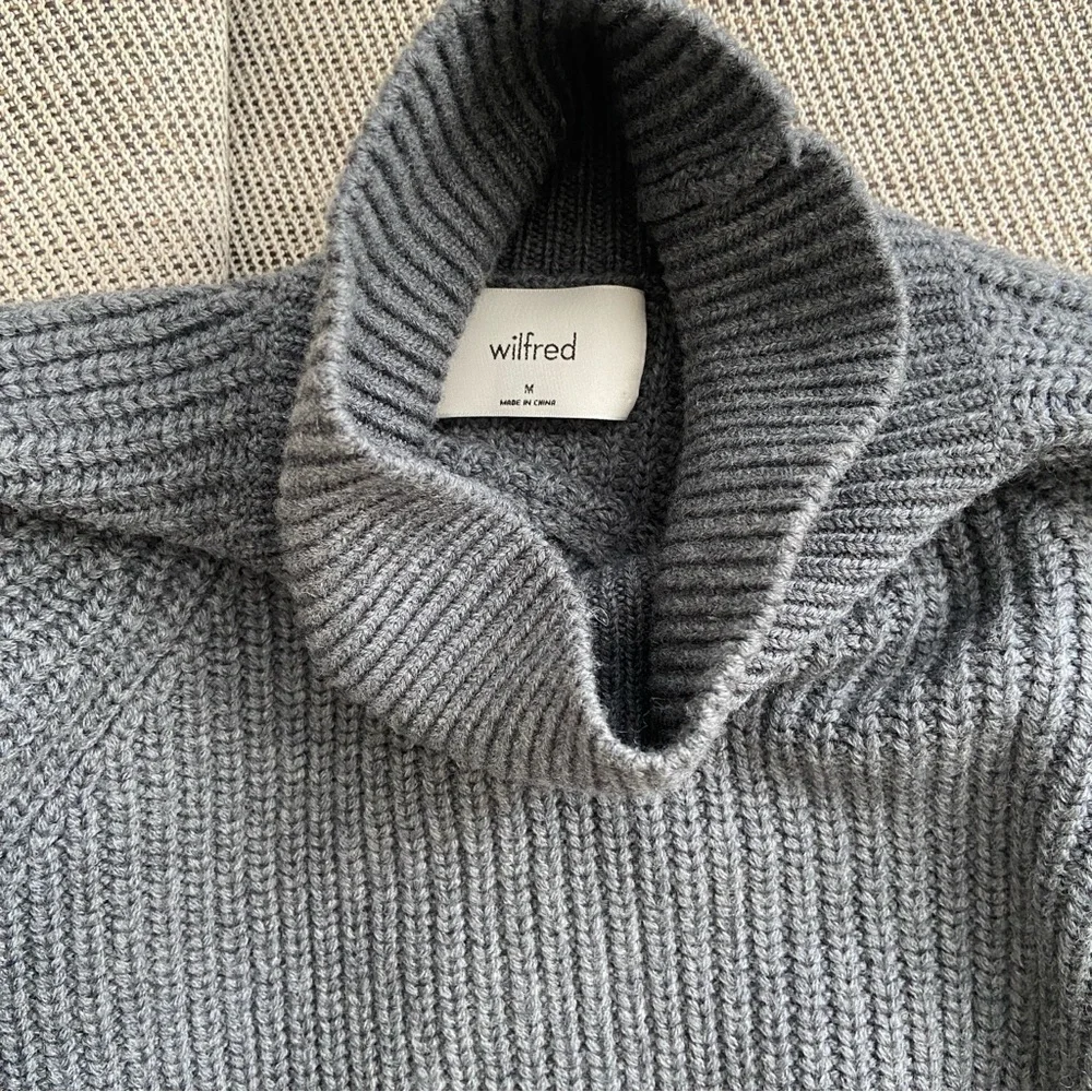 Aritzia Slate Grey 100% Merino Ribbed Turtleneck Sweater - Picture 10 of 14